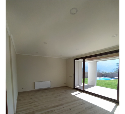 Arriendo Casa NO 4D en suite Walk-in cl&oacute;set 5B 4E 1B Chicureo - Colina