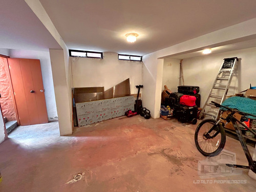 Venta Casa 5D en suite Walk-in cl&oacute;set 4B 4E 1B Metro Sim&oacute;n Bolivar - La Reina