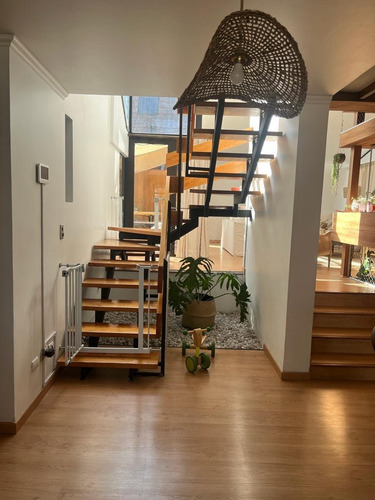 Venta Casa NO 4D en suite 3B 2E 1B Juan XXIII - Vitacura