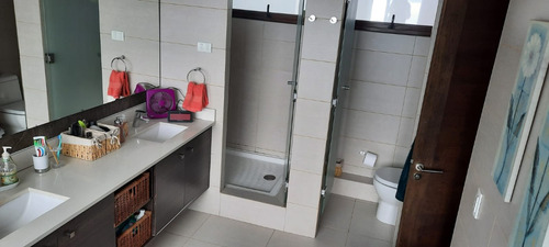 Venta Casa NO 5D en suite Walk-in cl&oacute;set 4B 2E 1B Chicureo - Colina