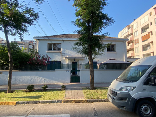 Venta Casa NOSP 8D 4B 6E 2B Las Lilas - Providencia