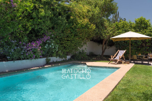 Venta Casa NOSP 4D en suite Walk-in cl&oacute;set 4B 2E 1B Carlos Ossand&oacute;n - La Reina