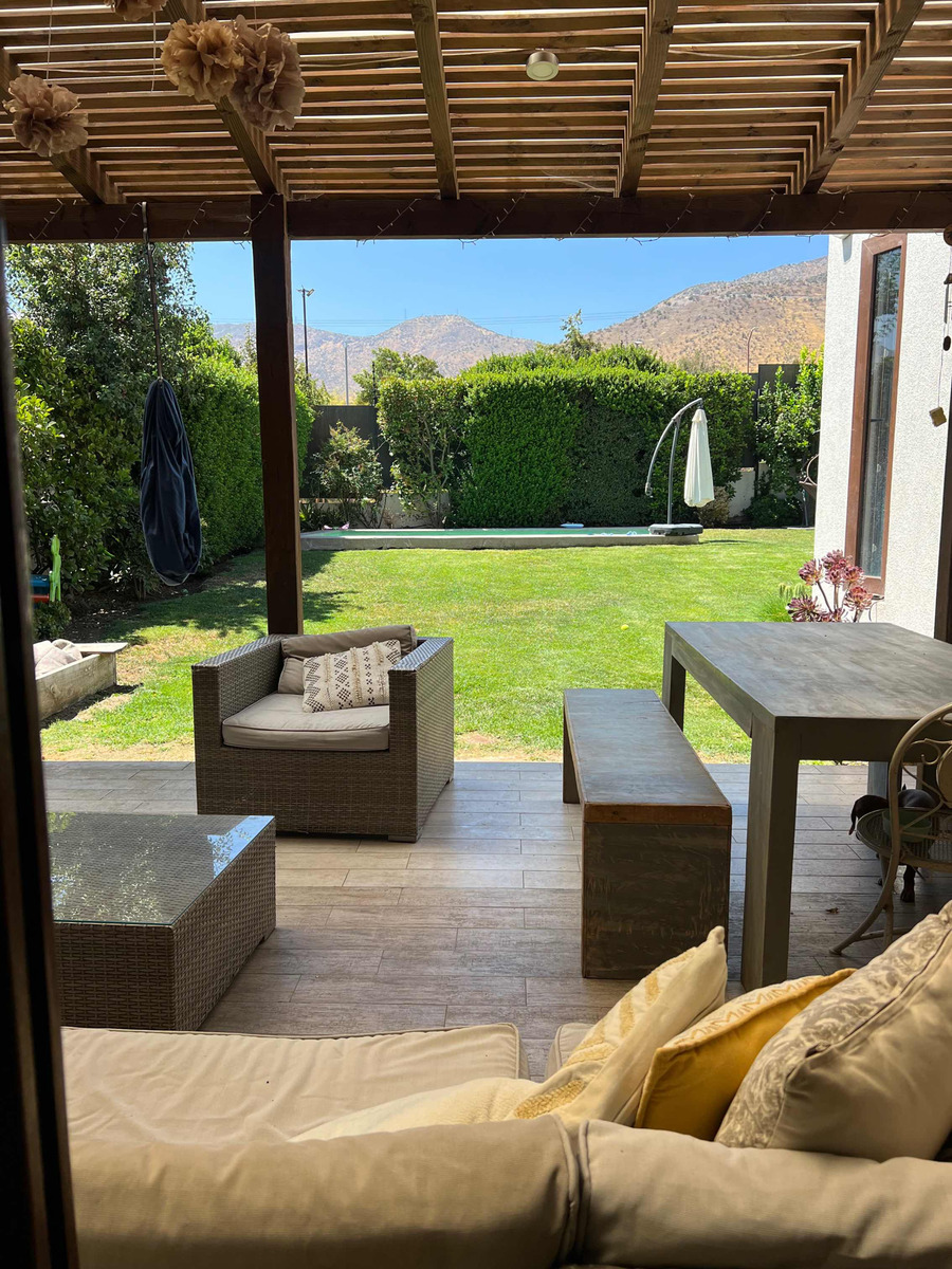 Venta Casa 4D 4B 2E Chicureo - Colina