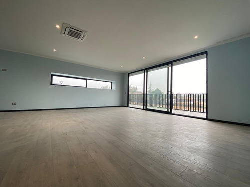 Venta Casa SO 5D en suite Walk-in cl&oacute;set 6B 3E 1B Chicureo - Colina