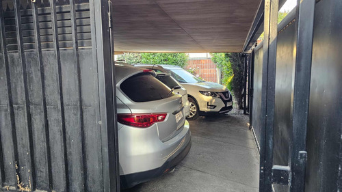 Venta Casa NOSP 5D en suite Walk-in cl&oacute;set 4B 3E Carlos Ossand&oacute;n - La Reina