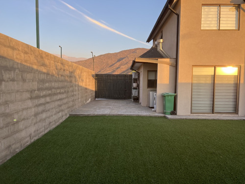 Venta Casa 3D en suite Walk-in cl&oacute;set 3B 2E Chicureo - Colina