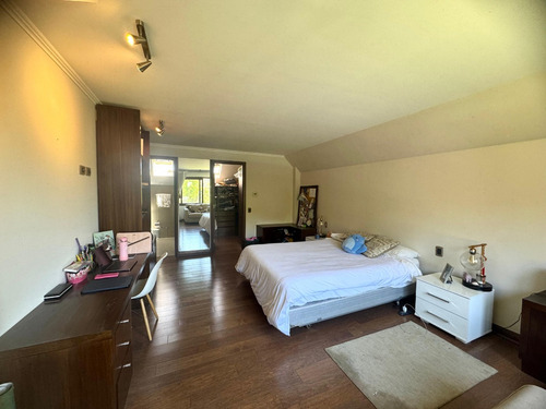 Venta Casa NO 5D en suite Walk-in cl&oacute;set 6B 3E 1B San Carlos de Apoquindo - Las Condes