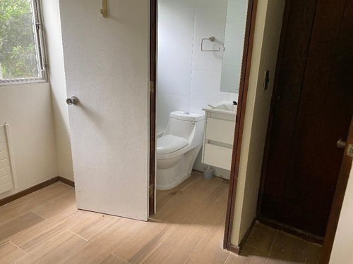 Arriendo Casa 4D en suite Walk-in cl&oacute;set 4B 2E 1B San Carlos de Apoquindo - Las Condes