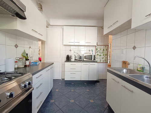 Arriendo Casa O 5D en suite 3B 2E 1B Metro Bilbao - Providencia