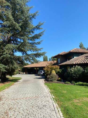 Arriendo Casa NO 6D en suite Walk-in cl&oacute;set 4B 4E 1B Chicureo - Colina