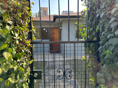 Venta Casa NO 4D 2B 1E 2B Sebasti&aacute;n Elcano - Las Condes
