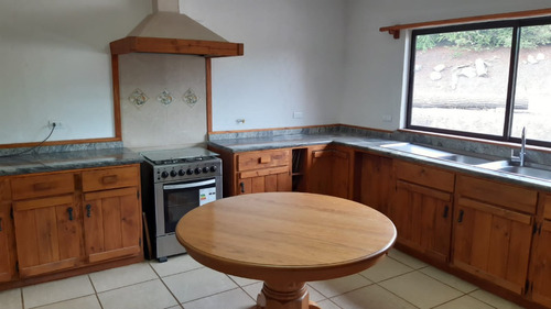 Arriendo Casa NOSP 4D en suite Walk-in cl&oacute;set 4B 8E 1B Casas de Chacabuco - Colina