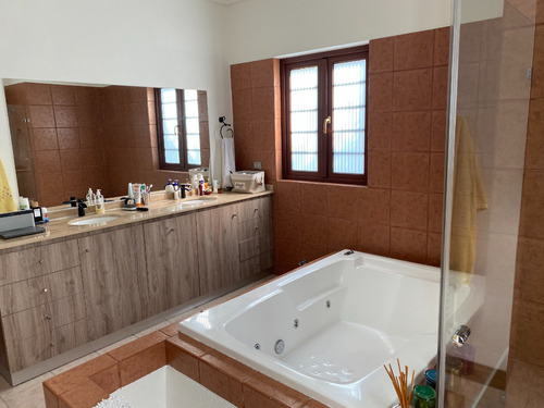 Venta Casa 6D en suite Walk-in cl&oacute;set 7B 6E 1B Chicureo - Colina