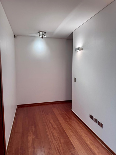 Arriendo Departamento NP 4D en suite Walk-in cl&oacute;set 4B 2E 1B Santa Mar&iacute;a de Manquehue - Vitacura