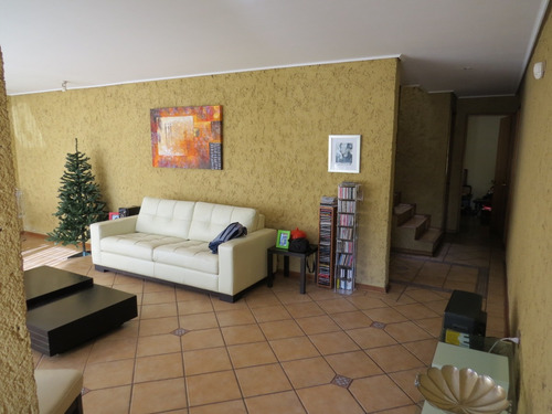 Arriendo Casa NP 4D en suite Walk-in cl&oacute;set 4B 2E 1B Carlos Ossand&oacute;n - La Reina