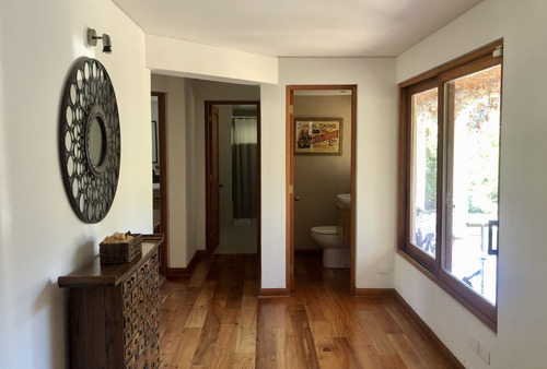 Venta Casa NOSP 5D en suite Walk-in cl&oacute;set 3B 10E 1B El Array&aacute;n - Lo Barnechea