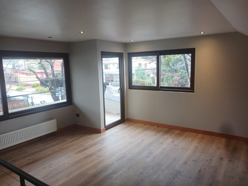 Venta Casa NO 5D en suite Walk-in cl&oacute;set 3B 2E 1B Estadio Croata - Vitacura