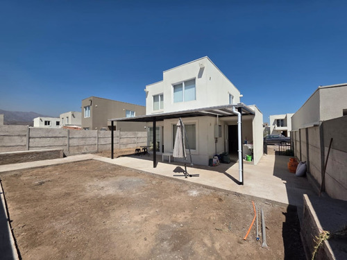 Arriendo Casa 4D 3B 3E Chicureo - Colina