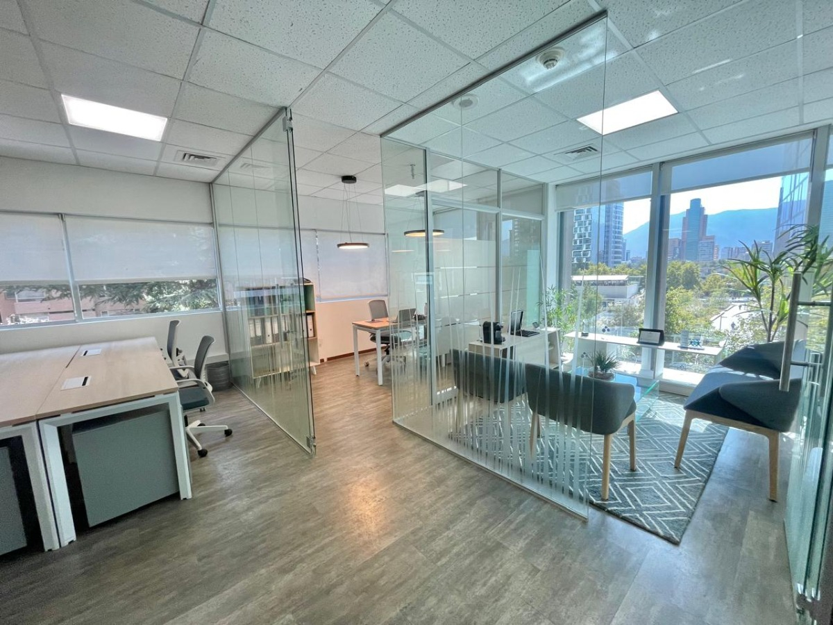 Arriendo Oficina N 2B 2E 1Bd Metro Manquehue - Apumanque - Las Condes