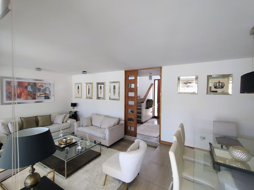 Arriendo Casa 4D en suite Walk-in cl&oacute;set 4B 3E Chicureo - Colina