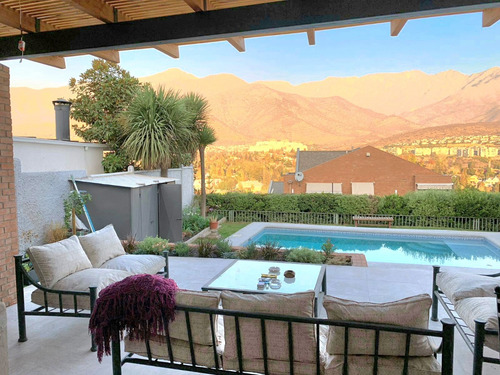 Venta Casa 5D en suite 6B 3E 1B Los Dominicos - Las Condes