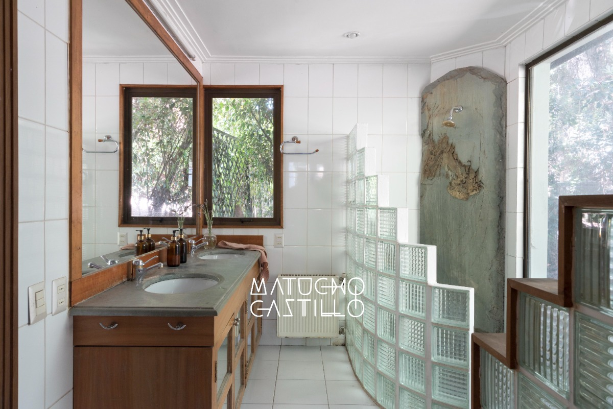 Venta Casa NOSP 5D Walk-in cl&oacute;set 4B 4E 1Bd La Reina Alta - La Reina