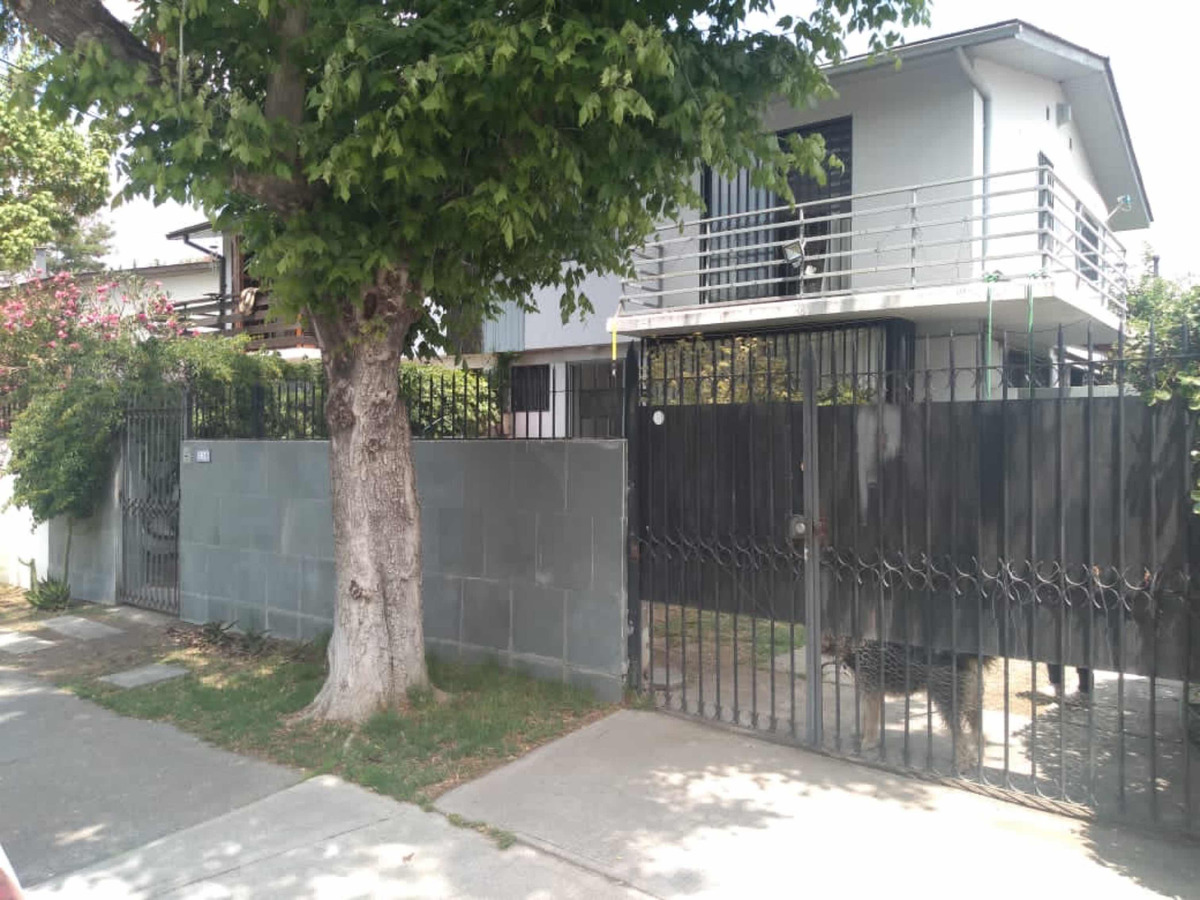 Arriendo Casa 4D 3B 1E 1Bd Metro Hernando de Magallanes - Las Condes