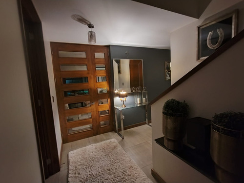 Arriendo Casa 4D en suite Walk-in cl&oacute;set 4B 3E Chicureo - Colina