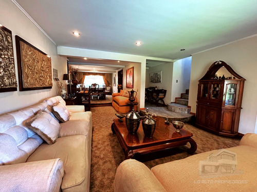 Venta Casa 5D en suite Walk-in cl&oacute;set 4B 4E 1B Metro Sim&oacute;n Bolivar - La Reina