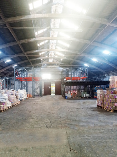 Propiedad Con Oficinas Y Galpones Con Corriente Trif&aacute;sica