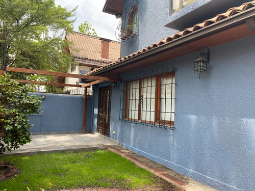Arriendo Casa NP 3D 2B 2E 1B  - Las Condes