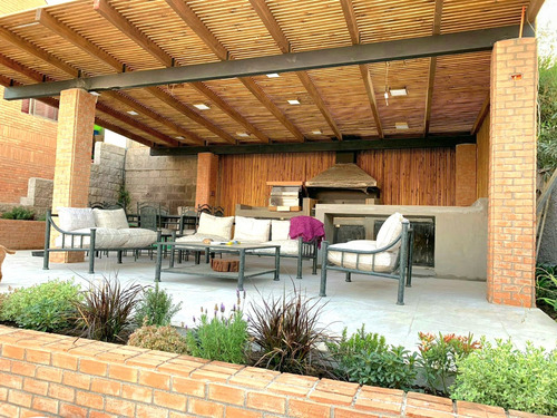 Venta Casa 5D en suite 6B 3E 1B Los Dominicos - Las Condes