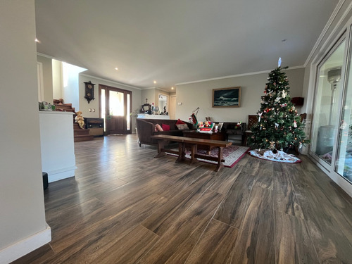 Venta Casa N 5D en suite Walk-in cl&oacute;set 5B 3E 1B Chicureo - Colina