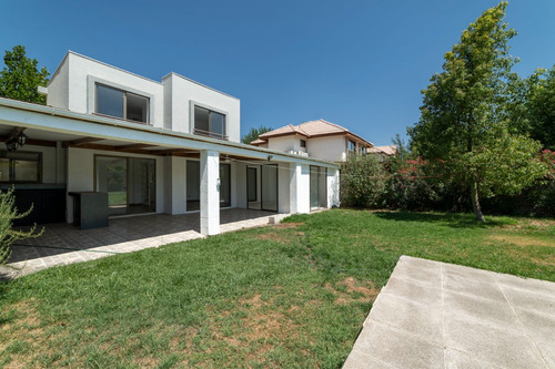 Venta Casa 3D en suite Walk-in cl&oacute;set 3B 4E 1B Chicureo - Colina