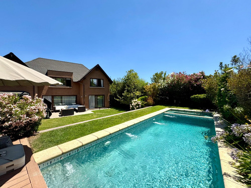 Venta Casa NO 5D en suite Walk-in cl&oacute;set 6B 3E 1B San Carlos de Apoquindo - Las Condes