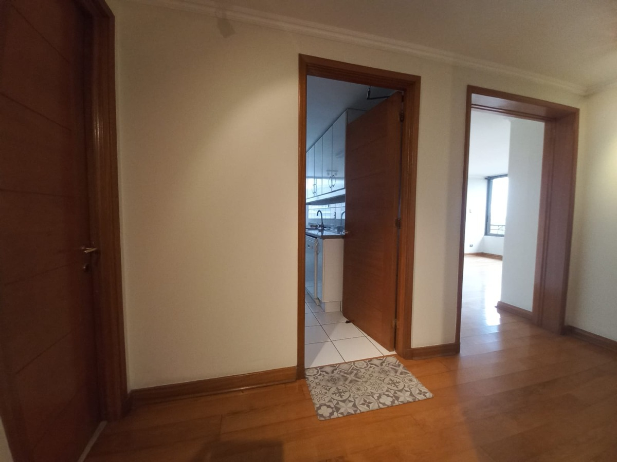 Arriendo Departamento NO 4D en suite Walk-in cl&oacute;set 3B 2E 1Bd Parque Bicentenario - Vitacura