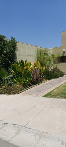 Venta Casa 4D 4B 2E Chicureo - Colina