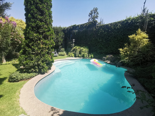 Venta Casa 5D en suite Walk-in cl&oacute;set 5B 2E Los Dominicos - Las Condes