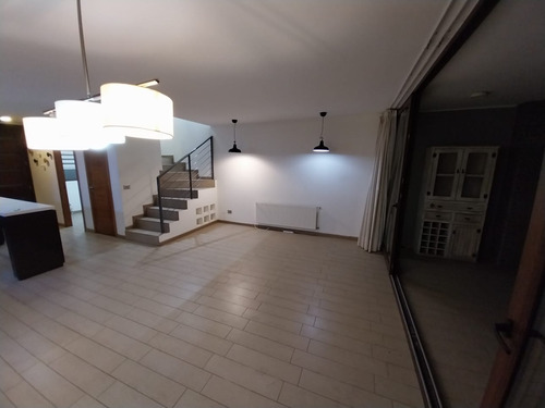 Arriendo Casa S 3D 3B 2E 1B Blest Gana - La Reina