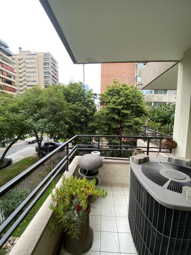 Venta Departamento 4D Walk-in cl&oacute;set 3B 1E 1B Barrio El Golf - Las Condes