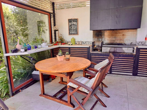 Venta Casa NO 3D en suite Walk-in cl&oacute;set 2B 6E 1B Metro Pr&iacute;ncipe de Gales - Country Club - La Reina