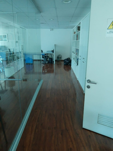 Arriendo Oficina NO 3B 3E 1B Pedro de Valdivia - Providencia