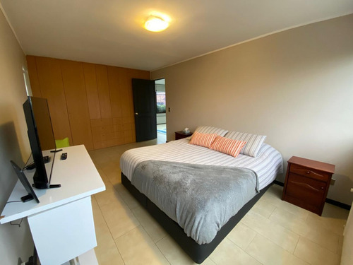 Arriendo Casa NO 5D en suite Walk-in cl&oacute;set 5B 3E Los Dominicos - Las Condes