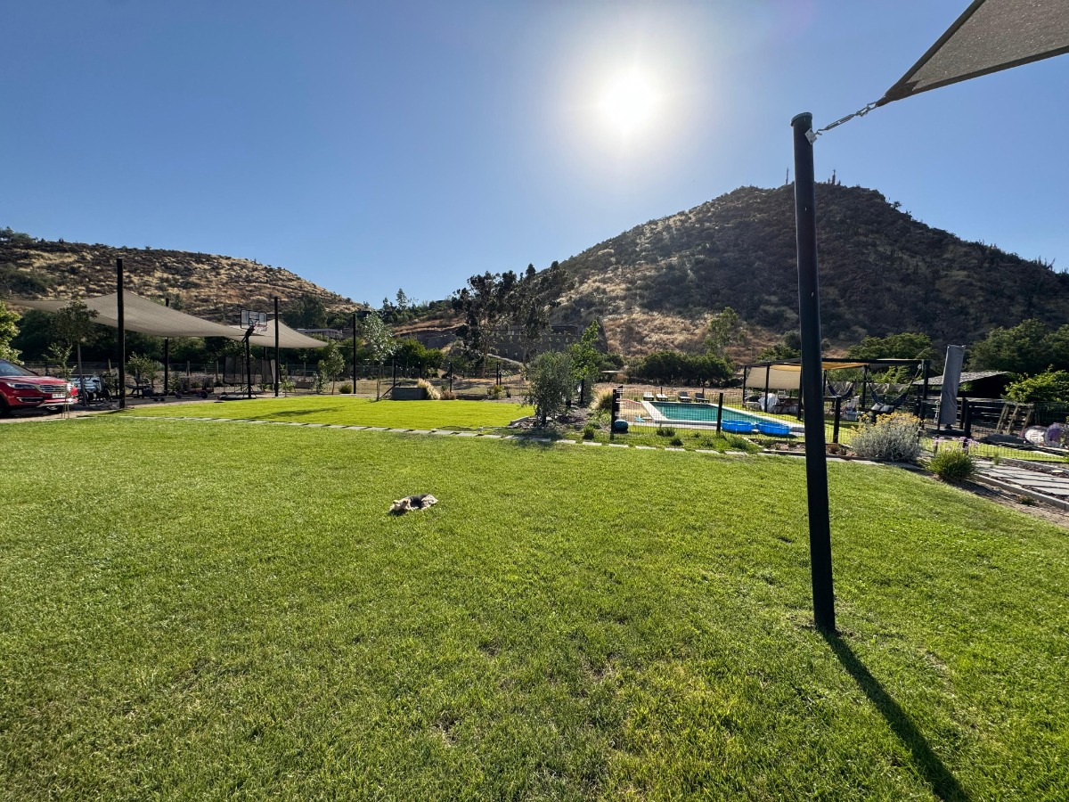 Venta Casa O 4D en suite Walk-in cl&oacute;set 4B 4E 1Bd Chicureo - Colina