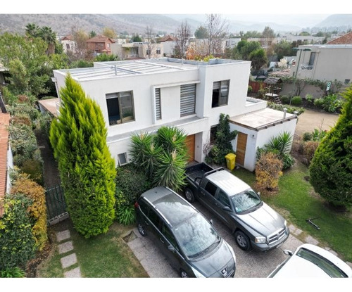 Venta Casa NOSP 4D en suite Walk-in cl&oacute;set 4B 3E Chicureo - Colina