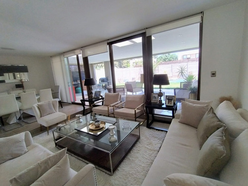 Arriendo Casa 4D en suite Walk-in cl&oacute;set 4B 3E Chicureo - Colina