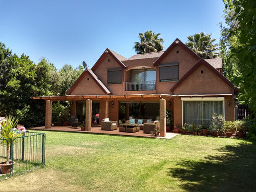 Venta Casa NO 5D en suite Walk-in cl&oacute;set 5B 2E 1B Chicureo - Colina