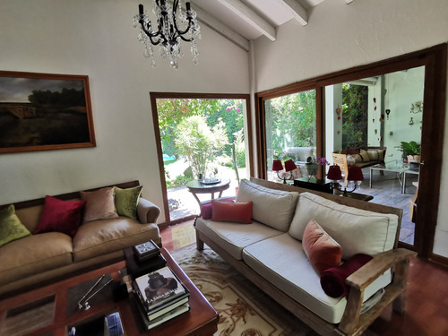 Venta Casa 5D en suite Walk-in cl&oacute;set 5B 2E Los Dominicos - Las Condes