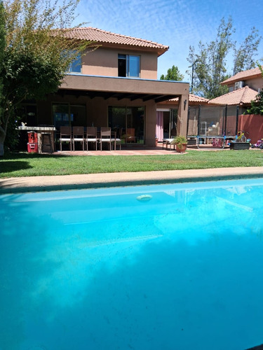 Venta Casa NO 3D en suite 3B 2E Chicureo - Colina