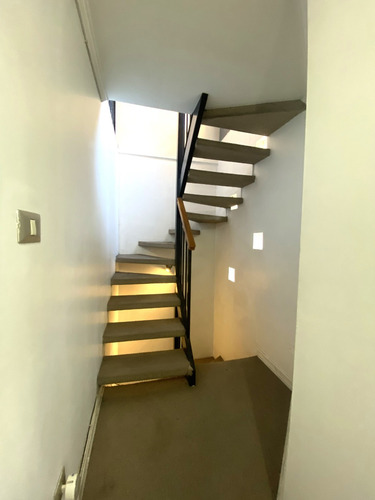 Venta Casa 4D en suite 2B 4E 1B Carlos Ossand&oacute;n - La Reina